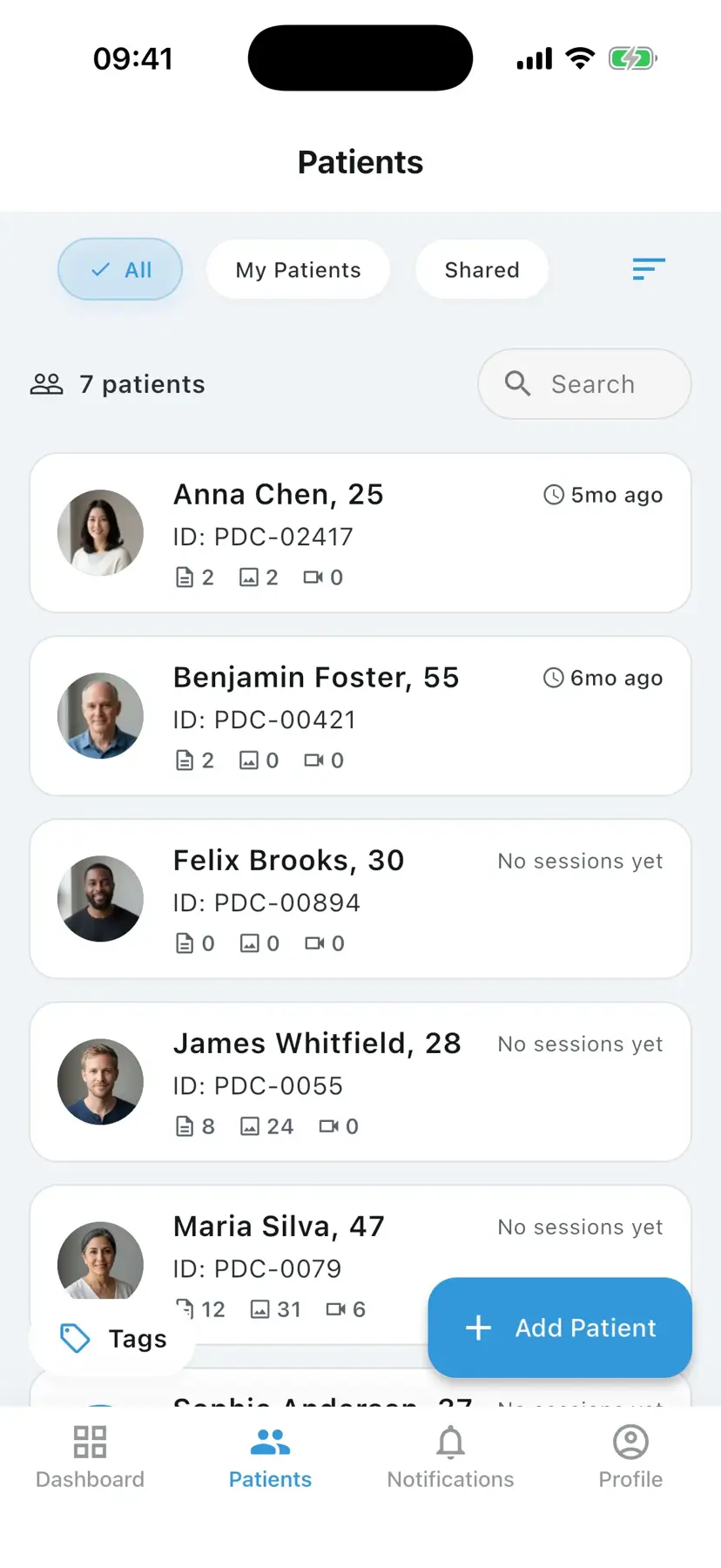 PixioDoc patient list with tags, status labels, and last-seen sorting